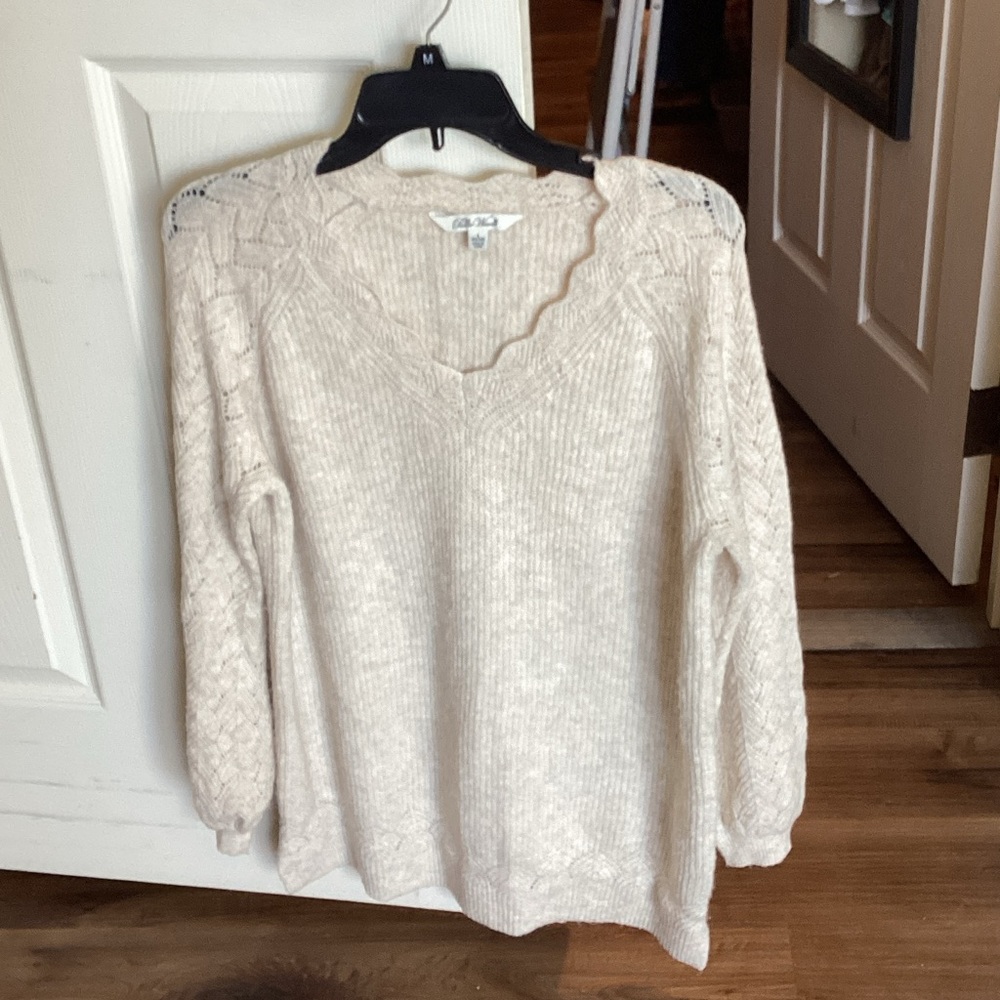 The Pioneer Woman Cream V-Neck Cable Knit Sweater